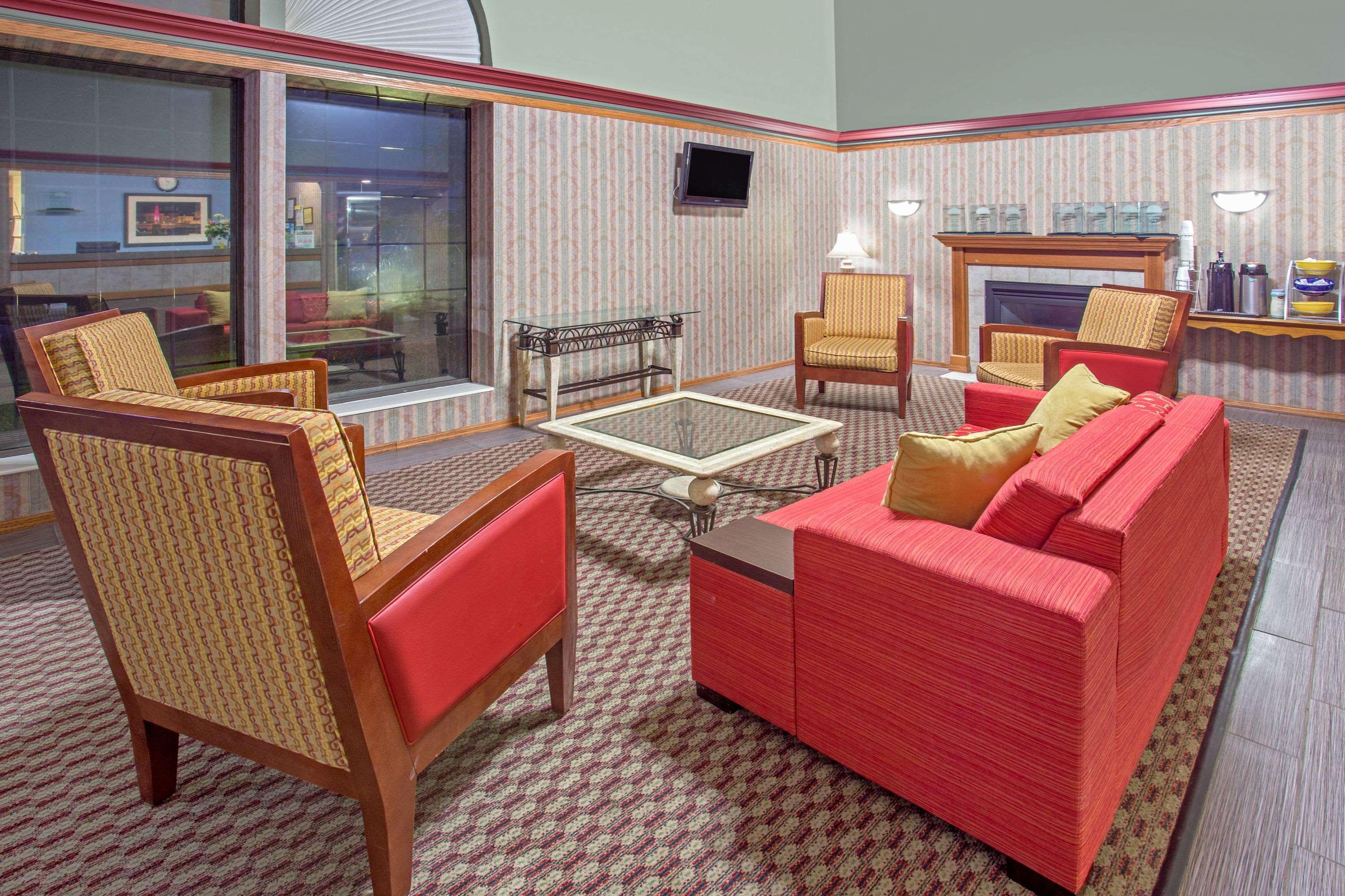 Days Inn By Wyndham Madison Ne/Windsor Ngoại thất bức ảnh
